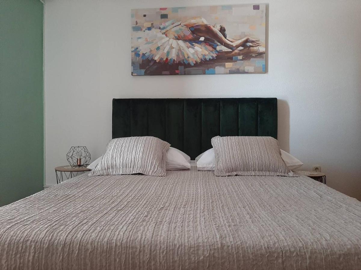 Guest House Zaninovic Хвар Экстерьер фото